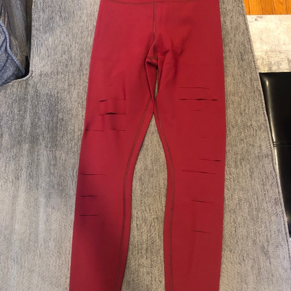 ALO Yoga Ripped Warrior Legging XS Red - Picture 4 of 4